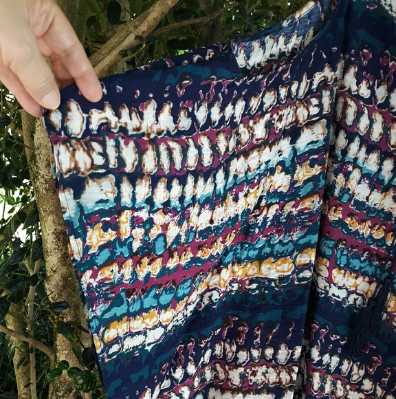 ODDY COLD SHOULDER CAFTAN-STYLE TRIBAL TOP - Picture 2 of 5